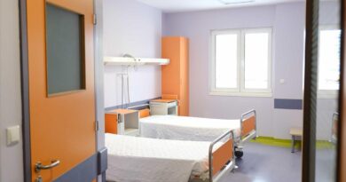Τα τραγικά και τα παράλογα στον χώρο της Υγείας. Το Κέντρο Υγείας Ελευθερούπολης έχει διαιτολόγο αλλά οι σοβάδες πέφτουν