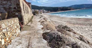 ΘΑΣΟΣ – Εκτεταμένες καταστροφές στις λιμενικές εγκαταστάσεις και στο παραλιακό μέτωπο