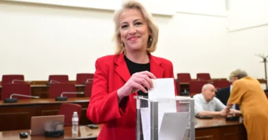 ΣΥΡΙΖΑ: Πρόεδρος της Κ.Ο. η Ρένα Δούρου με 7 από τις 8 ψήφους