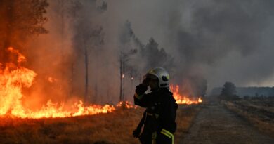 Ο Μακρόν συγκαλεί έκτακτη σύσκεψη καθώς οι πυρκαγιές απειλούν το Μπορντό