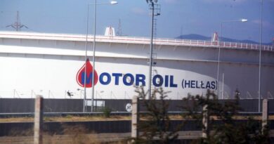 Μεγάλη έκρηξη στον περιβάλλοντα χώρο της Motor Oil: Διασωληνωμένοι και με σοβαρά εγκαύματα οι 2 εργάτες